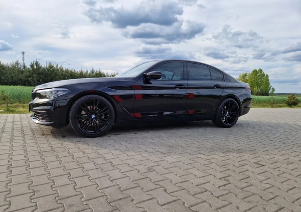 BMW Seria 5 cena 117900 przebieg: 99500, rok produkcji 2017 z Zwoleń małe 326